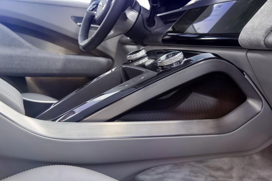 Детали интерьера Jaguar I-Pace Concept 2016 года  (фото 38 из 91)